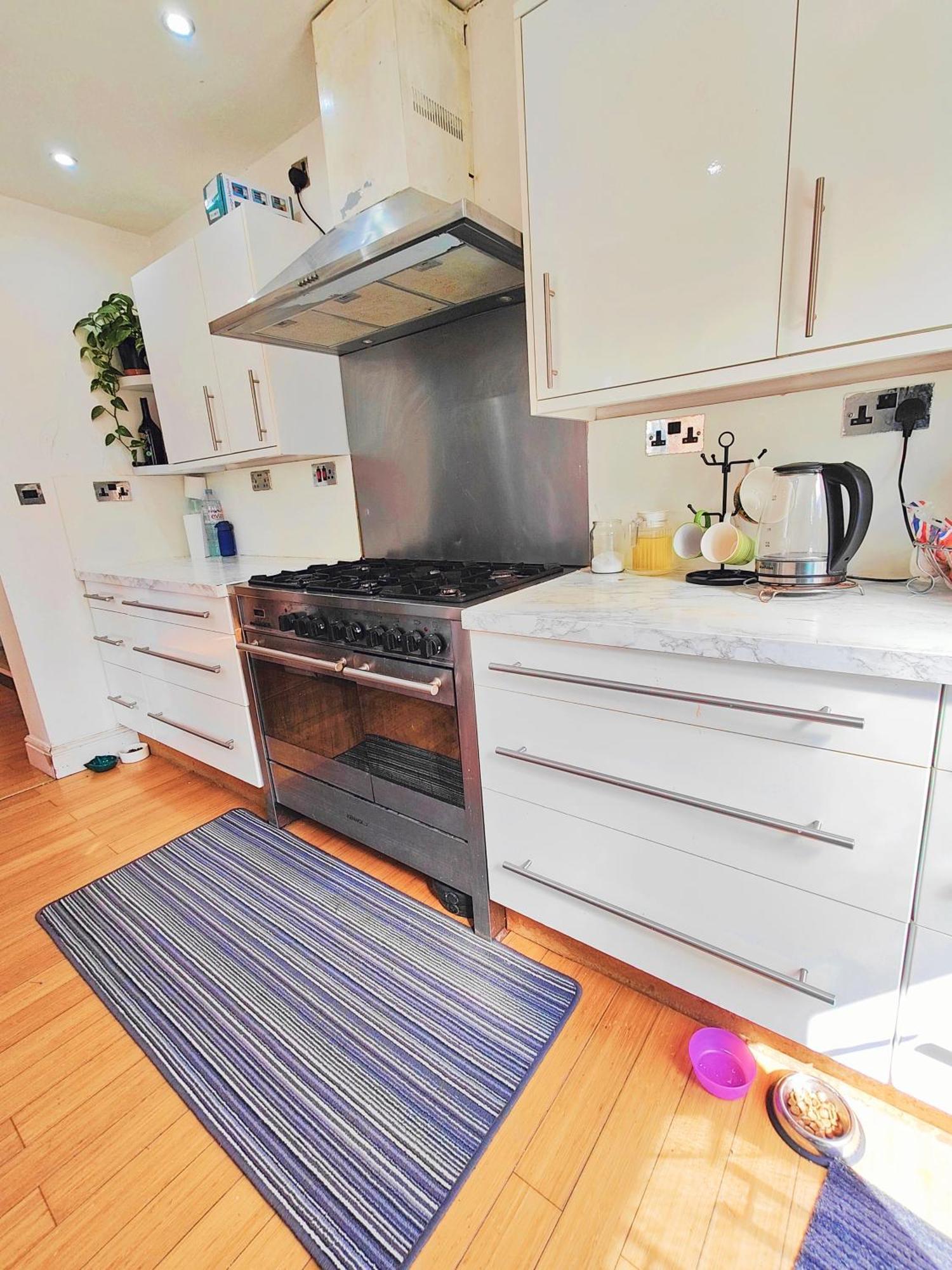 Homestay Crystal's Cozy Canvey Island